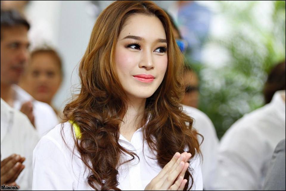 Make up สวยๆของดาราไทย ( เพิ่มเติมได้นะคะ )