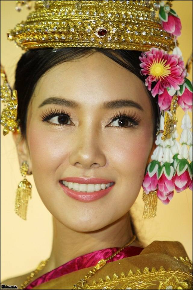 Make up สวยๆของดาราไทย ( เพิ่มเติมได้นะคะ )