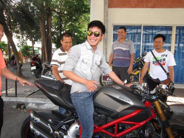 หนุ่มเชียงใหม่กับรถสุดเท่ห์