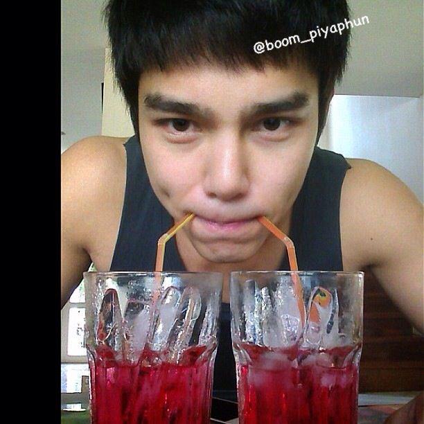 บูม ปิยพันธ์ หนุ่มหล่อจากไฟหวน