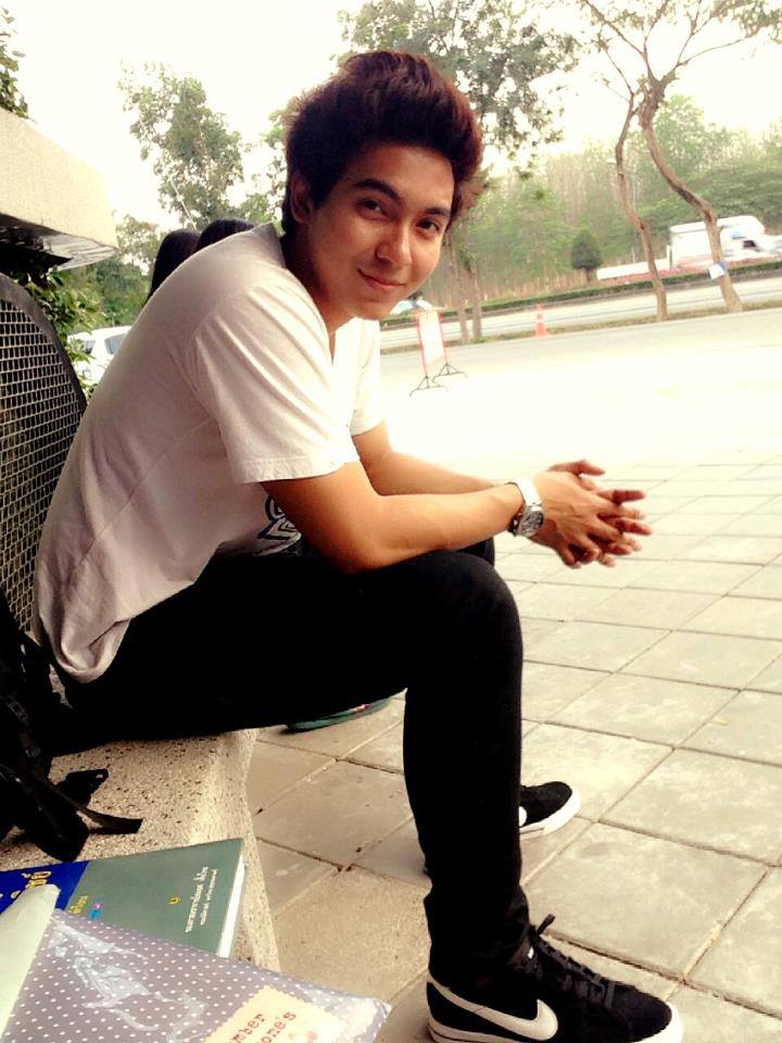 หนุ่มม.ธรรมศาสตร์
