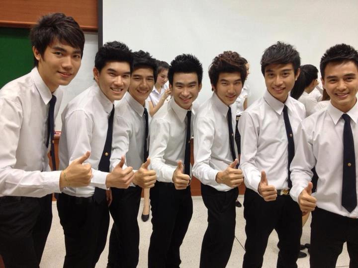 หนุ่มม.ธรรมศาสตร์