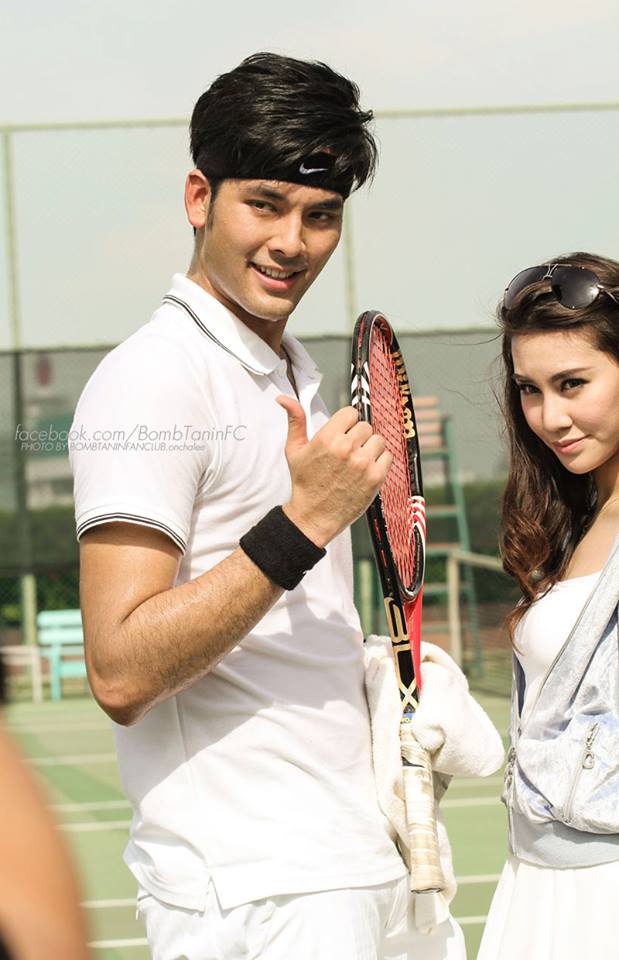 บอม ธนิน   คุณชายสสุดเท่@โชว์ลีลาหวดลูกเทนนิส