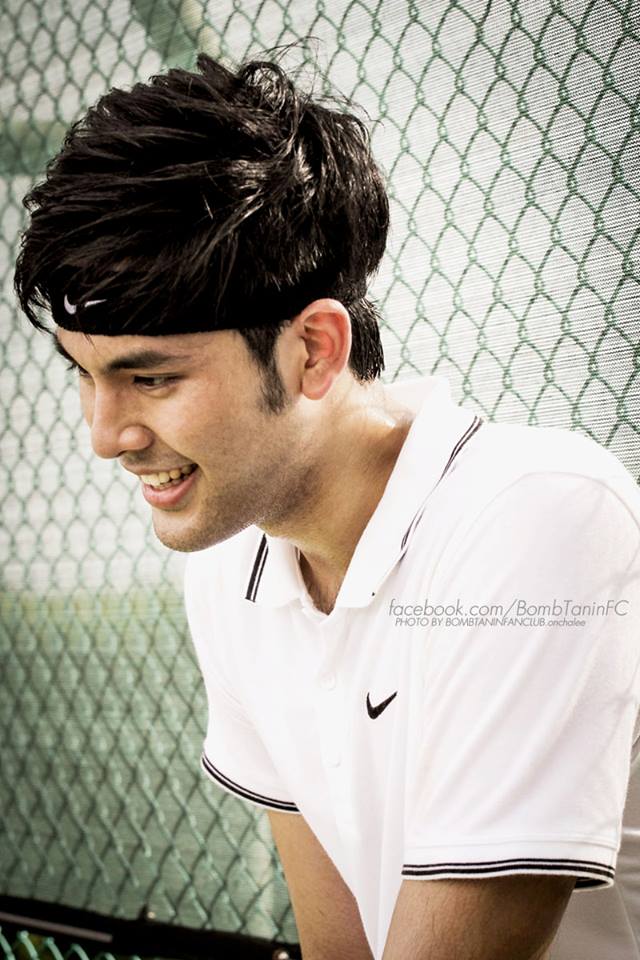 บอม ธนิน   คุณชายสสุดเท่@โชว์ลีลาหวดลูกเทนนิส