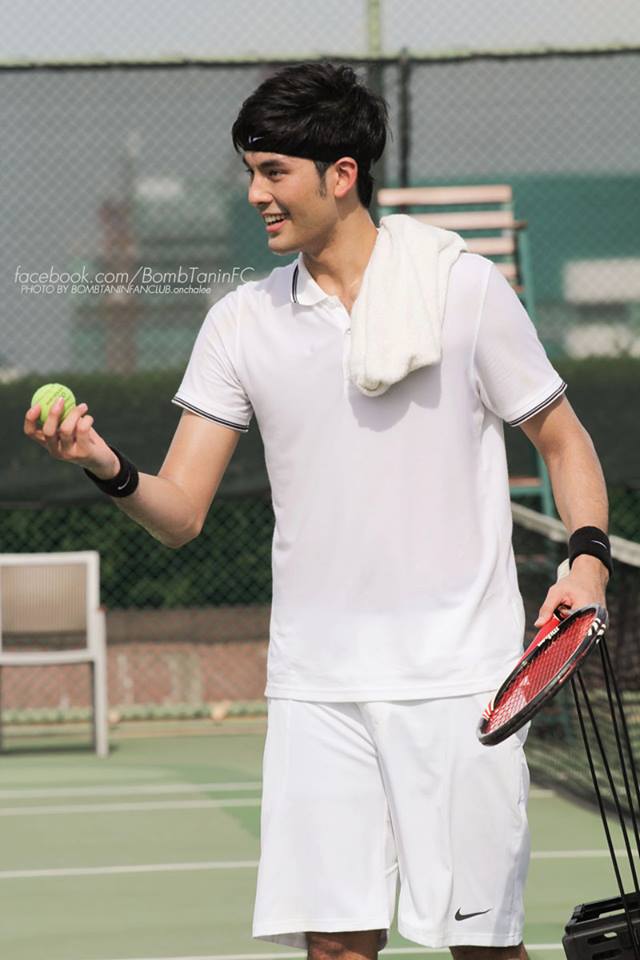 บอม ธนิน   คุณชายสสุดเท่@โชว์ลีลาหวดลูกเทนนิส