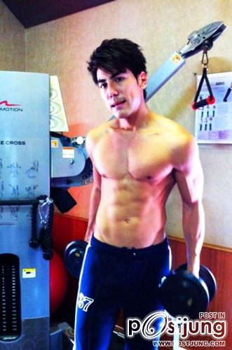 ถอดโชว์เรือนร่าง 273