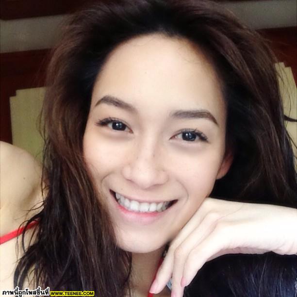 'บี น้ำทิพย์' หน้าสด แช่บเวอร์