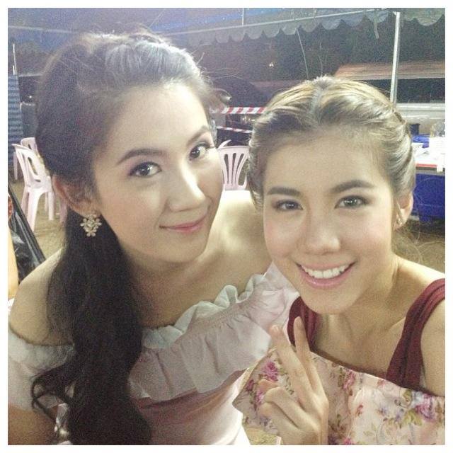เมื่อกี้ดูเอสเทอร์ปะทะคารมเบาๆกับกิ้ก มยุริญ แล้วอยากดูตอนนางเล่นร้ายในคุณชายรณพีร์มากกกกก