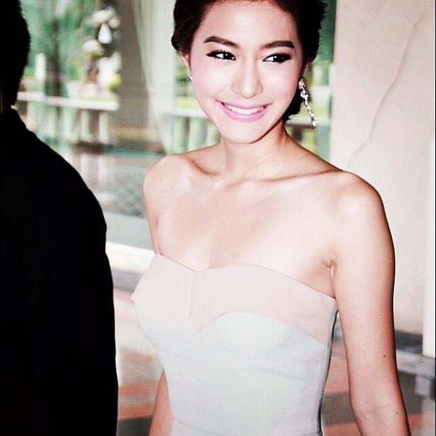 มิว นิษฐา สวยขาวตัวเล็ก