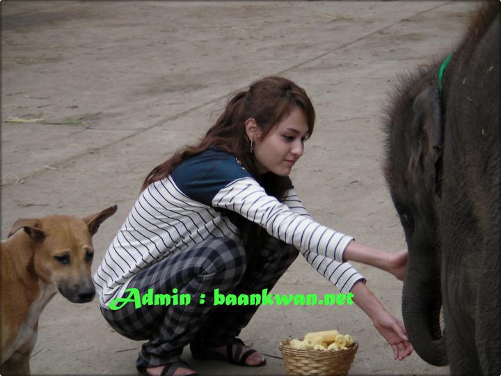 ขวัญ อุษามณี (รูปตอนไปทำบุญ)^___^