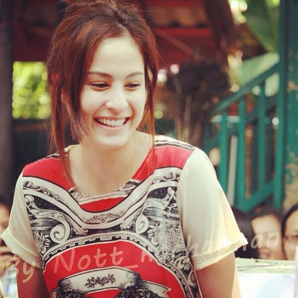 ขวัญ อุษามณี (รูปตอนไปทำบุญ)^___^