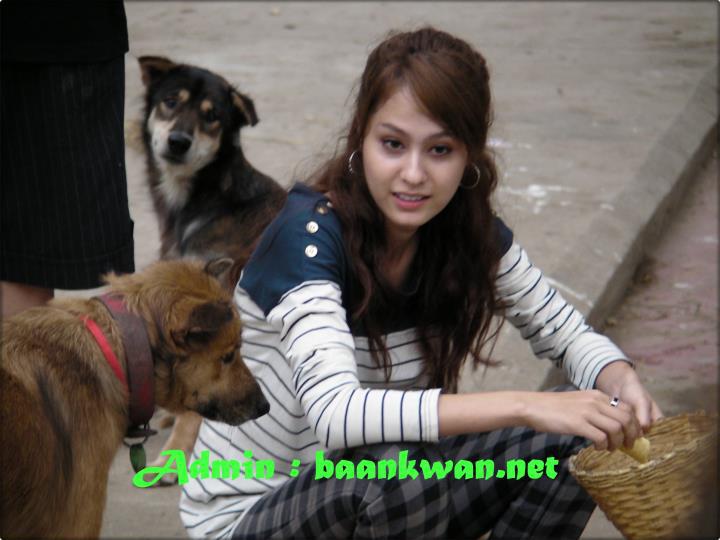 ขวัญ อุษามณี (รูปตอนไปทำบุญ)^___^