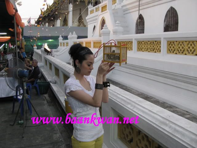 ขวัญ อุษามณี (รูปตอนไปทำบุญ)^___^