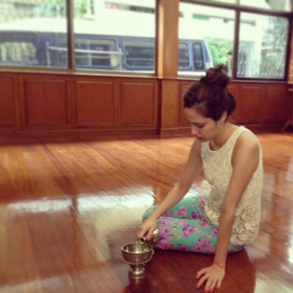 ขวัญ อุษามณี (รูปตอนไปทำบุญ)^___^