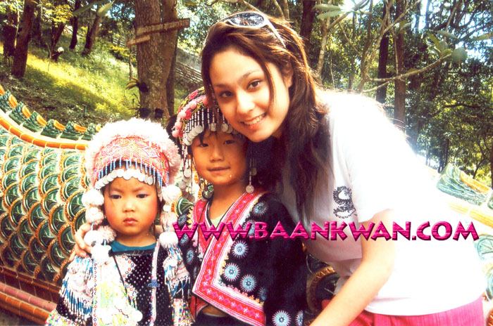 ขวัญ อุษามณี (รูปตอนไปทำบุญ)^___^