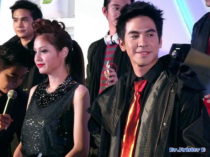 ขวัญ - โป๊ป