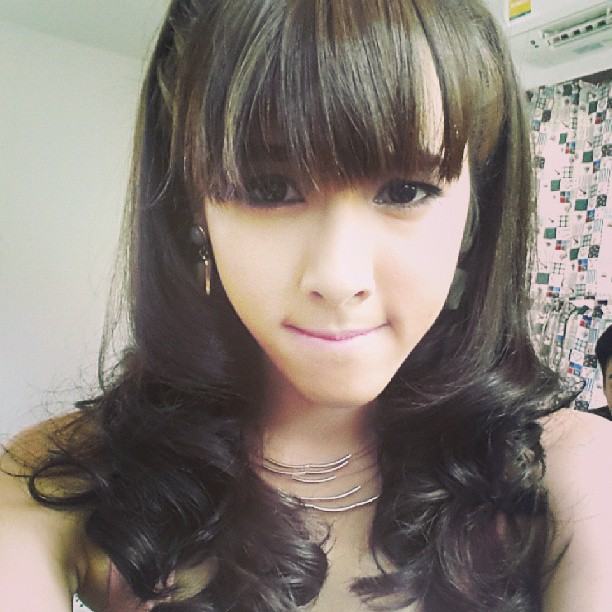 เบเบ้ โฟร์ สาวน้อยหน้าเด็กตลอดกาล