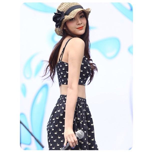 เบเบ้ โฟร์ สาวน้อยหน้าเด็กตลอดกาล