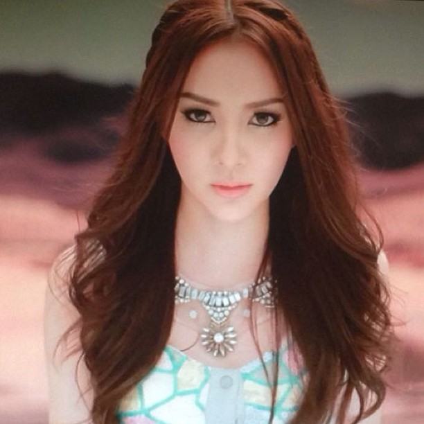 เบเบ้ โฟร์ สาวน้อยหน้าเด็กตลอดกาล