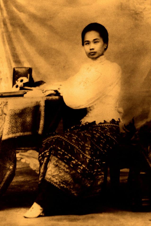 พระราชชายาเจ้าดารารัศมี ทรงเป็นพระธิดาองค์ที่ ๑๑ (องค์สุดท้าย) ของพระเจ้าอินทวิชยานนท์ฯ เจ้าหลวงเชีย