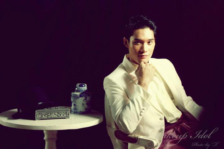 บ่าวเหนือ ในชุดพื้นเมือง