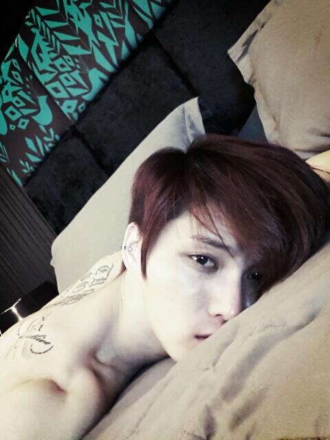 แจจุงถ่ายนู๊ดลงทวิต (โดน..แน่เลยค่า)