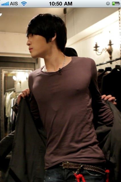 แจจุงถ่ายนู๊ดลงทวิต (โดน..แน่เลยค่า)