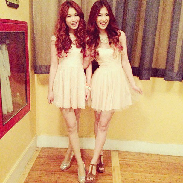 เบส บุ๊ค 2สาวฝาแฝดน่ารักๆวง Olives