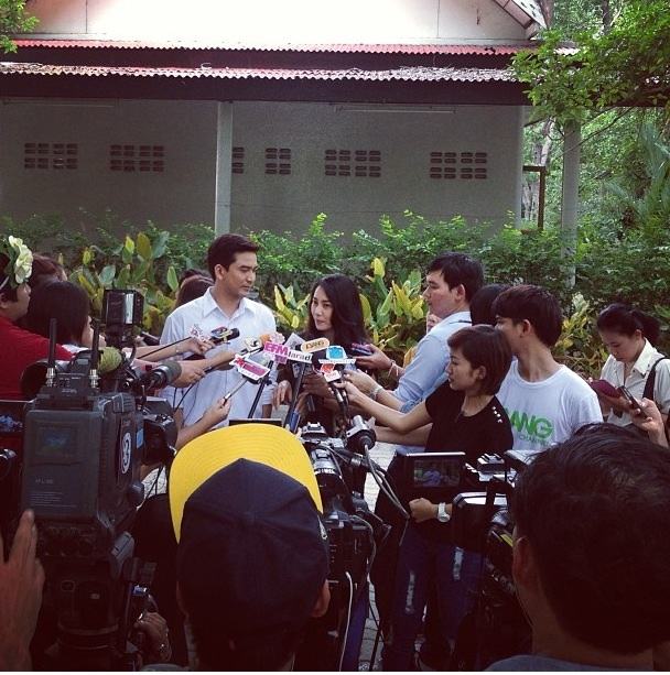 สื่อบุกทองเนื้อเก้า