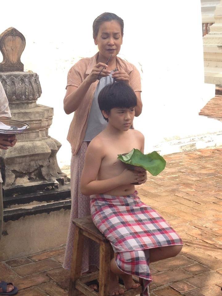 ทองเนื้อเก้า อัพเดต ภาพเบื้องหลัง "งานบวชเณรวันเฉลิม"เริ่มหลงรักน้องยอร์ชแล้ว