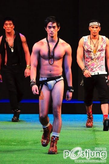 ถอดโชว์เรือนร่าง 275