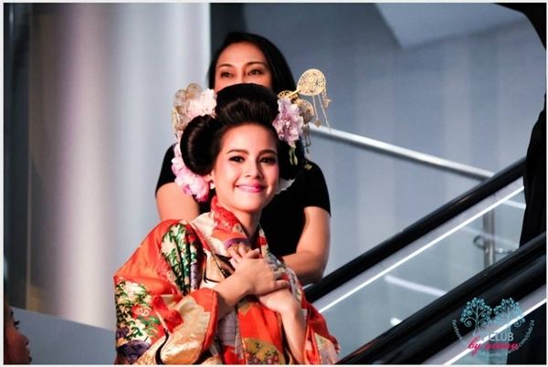 ญาญ่า-ณเดชน์ สวมมาดคู่รักญี่ปุ่น ในงานเปิดห้างแหลมทอง ระยอง