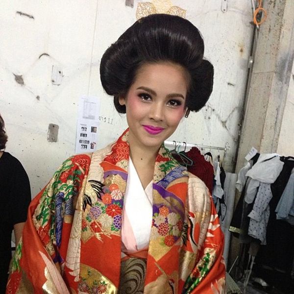 ญาญ่า-ณเดชน์ สวมมาดคู่รักญี่ปุ่น ในงานเปิดห้างแหลมทอง ระยอง