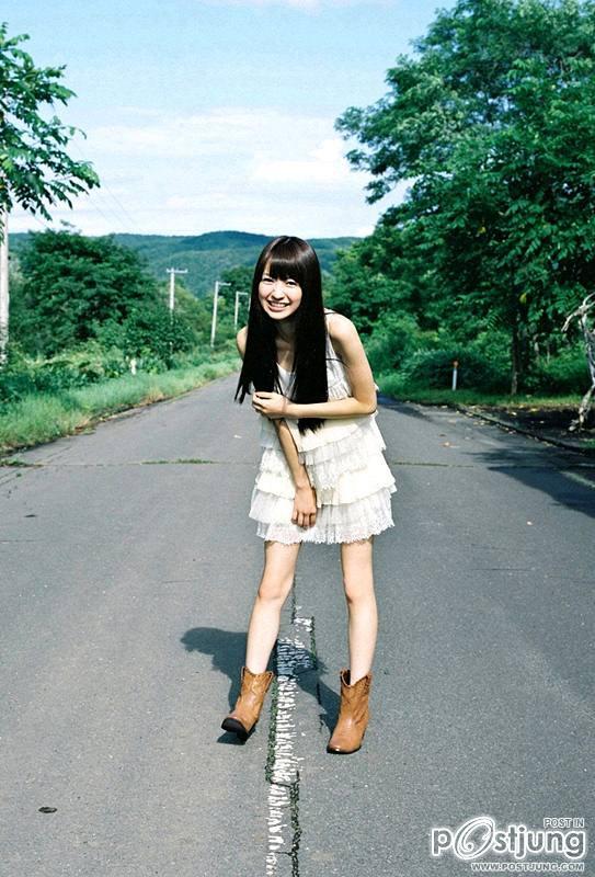 ดอกไม้สวยๆ..กับสาวบ้านนอก..ขี้เหล่เน๊อะ
