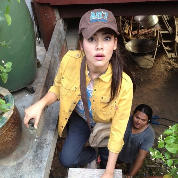 ญาญ่า อุรัสยา กับลุคสุดห้าว ในละคร ดาวเรือง