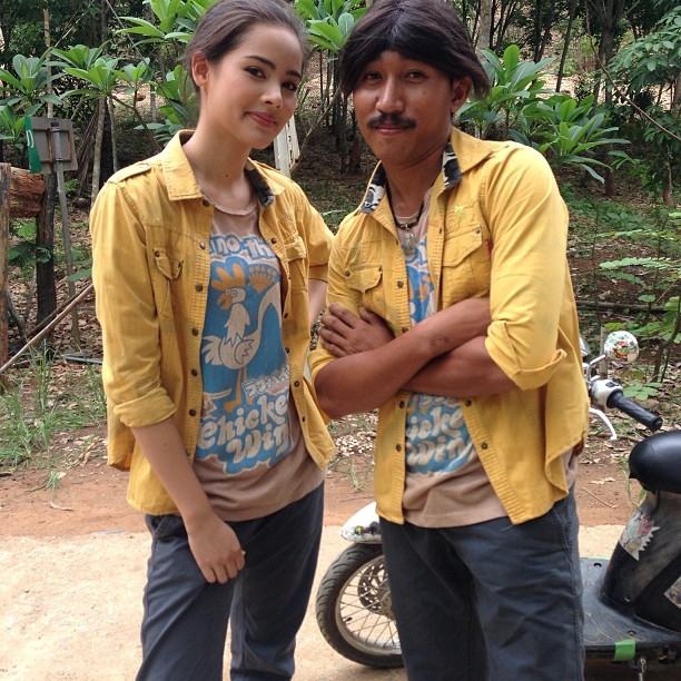 ญาญ่า อุรัสยา กับลุคสุดห้าว ในละคร ดาวเรือง