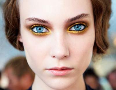 แฟชั่น สวยแซ่บสู้ฝน ซีซั่นนี้ ต้องแต่งตา สีนีออน!