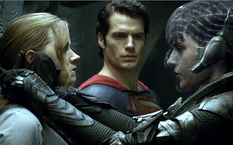 Super Man ชุดฟิตเปรี๊ยะ! แถมภาพเบื้องหลัง