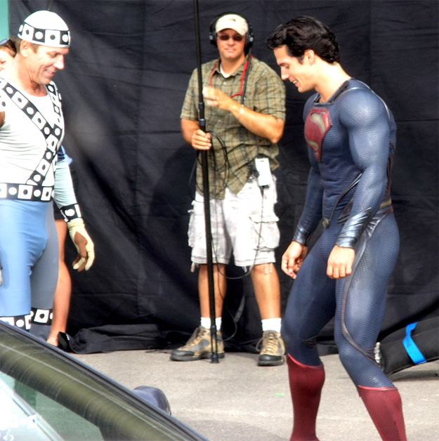 Super Man ชุดฟิตเปรี๊ยะ! แถมภาพเบื้องหลัง