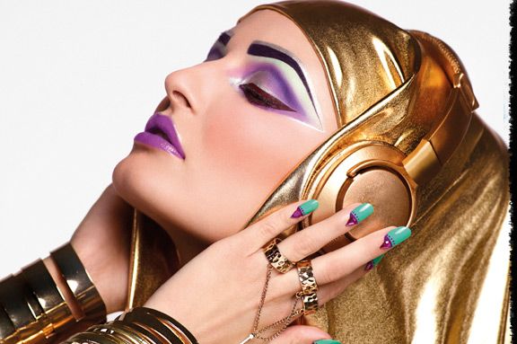 แปลก ทึ่ง ตะลึง เสียว ไปกับ Illamasqua - เมคอัพขั้นเทพจากเกาะอังกฤษ