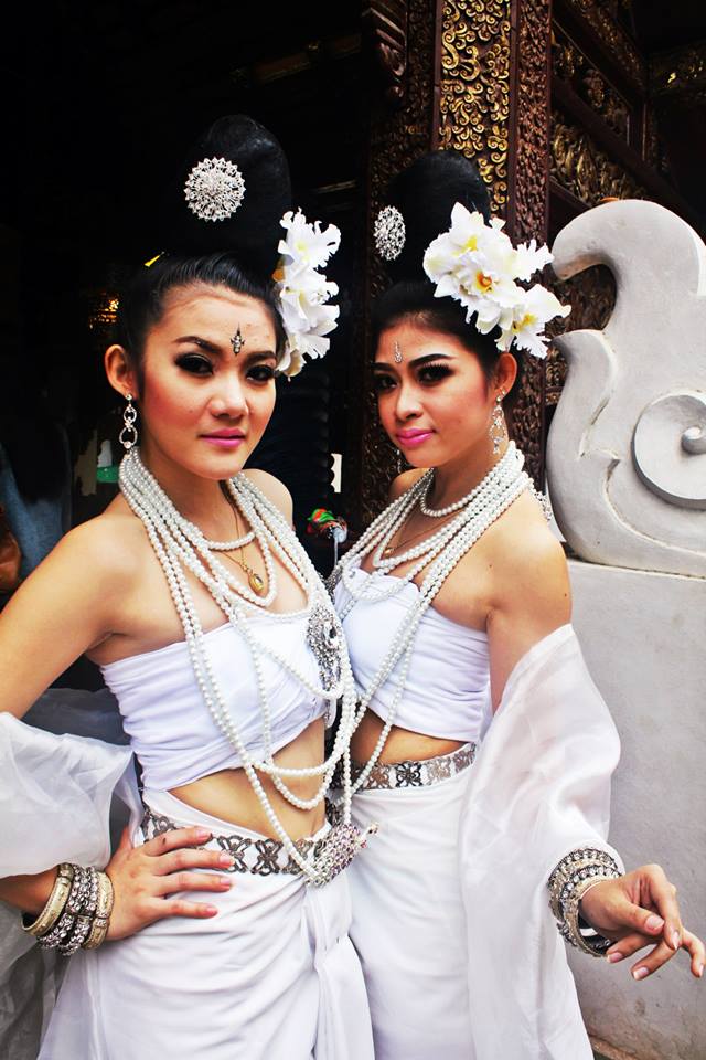 พิธีไหว้ครูบริษัทม่านแก้ว โปรดักชั่นสิปาน คอลเลคชั่น