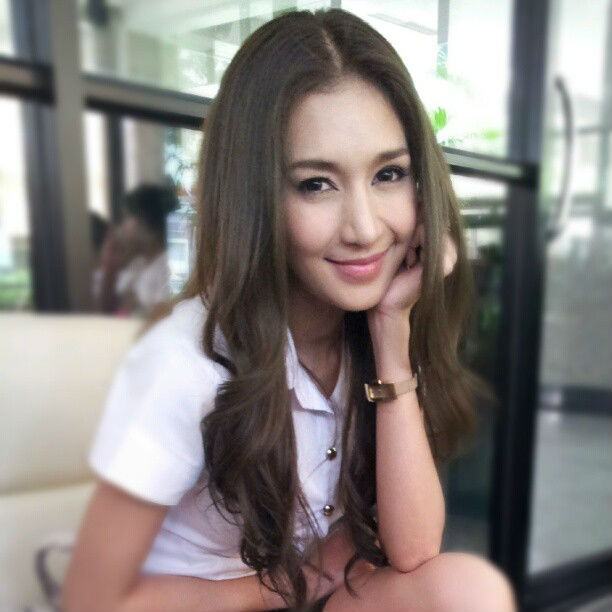 เนย โชติกา นางร้ายหน้าสวยหุ่นเป๊ะ