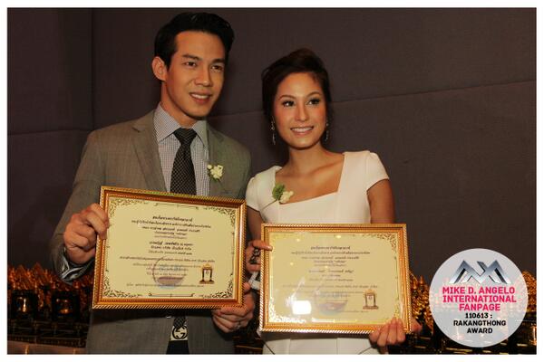 “ขวัญ อุษามณี - ไมค์ พิรัชต์ คว้าบุคคลตัวอย่างรางวัล “ระฆังทอง”