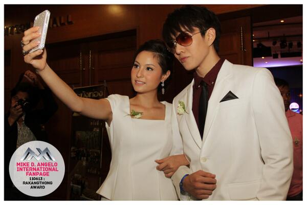 “ขวัญ อุษามณี - ไมค์ พิรัชต์ คว้าบุคคลตัวอย่างรางวัล “ระฆังทอง”