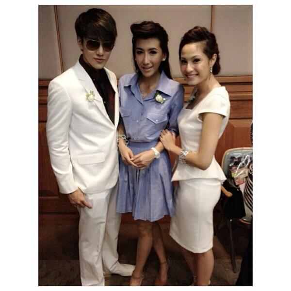 “ขวัญ อุษามณี - ไมค์ พิรัชต์ คว้าบุคคลตัวอย่างรางวัล “ระฆังทอง”