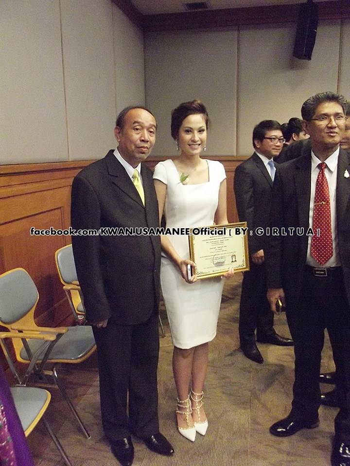 “ขวัญ อุษามณี - ไมค์ พิรัชต์ คว้าบุคคลตัวอย่างรางวัล “ระฆังทอง”