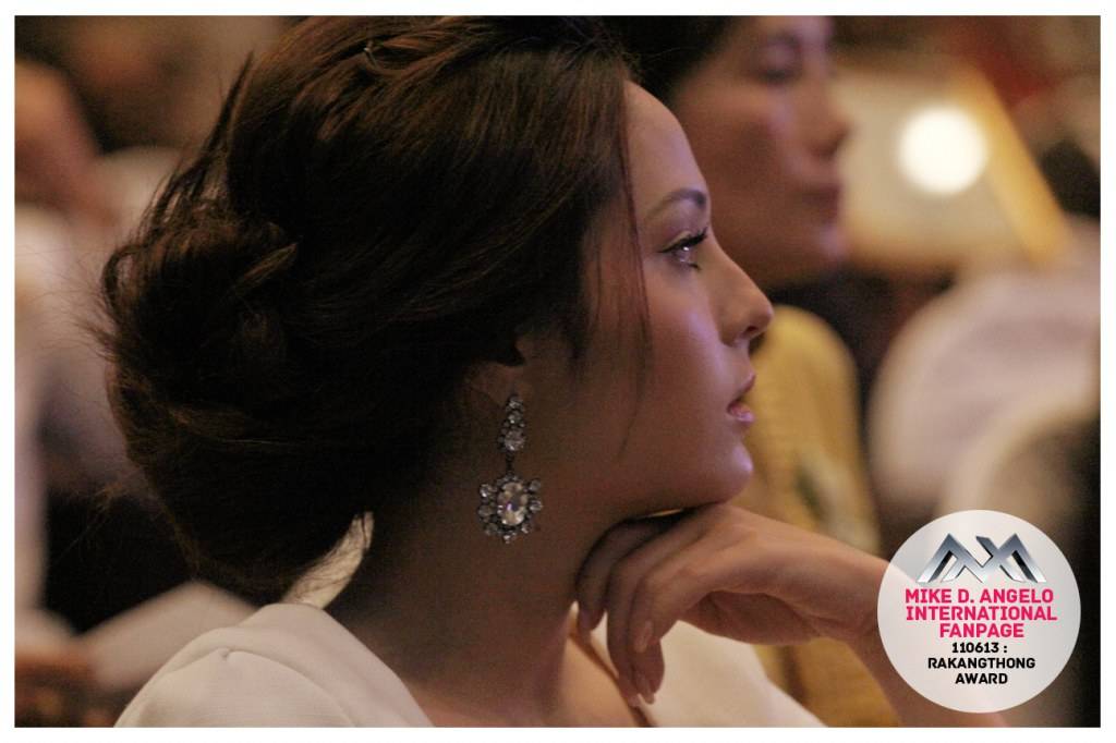 “ขวัญ อุษามณี - ไมค์ พิรัชต์ คว้าบุคคลตัวอย่างรางวัล “ระฆังทอง”
