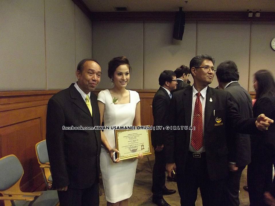 “ขวัญ อุษามณี - ไมค์ พิรัชต์ คว้าบุคคลตัวอย่างรางวัล “ระฆังทอง”