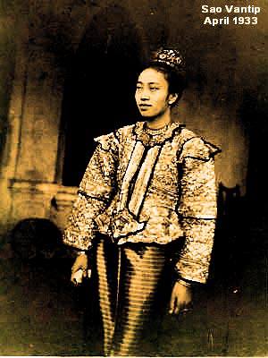 ภาพการแต่งกาย เจ้าเชียงตุงเมื่อราว แปดสิบปีก่อน