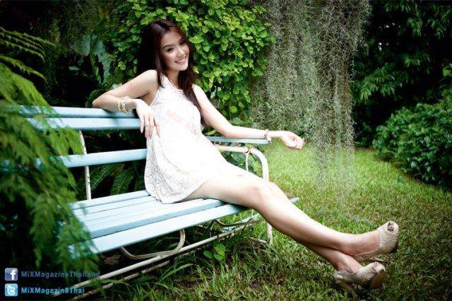กิ๊ก กรกมล กับภาพแฟชั่นสวยใสฝนหน้าฝน